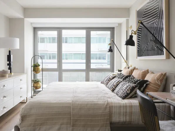 900 Ave At Port Imperial image 1 of 5