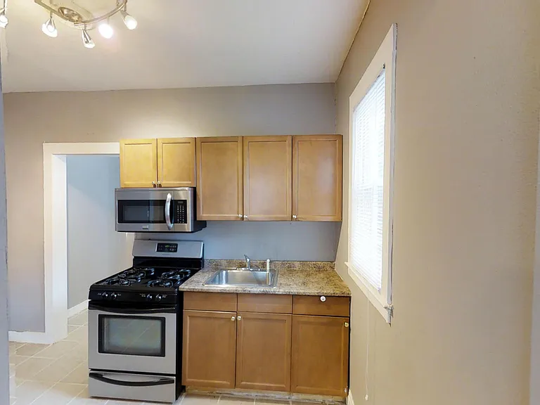 1316 E Genesee St #2 — Photo 5
