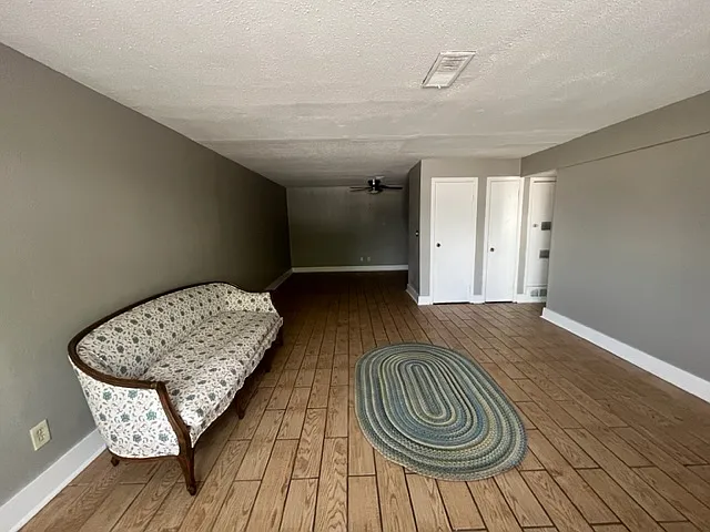 3410 Harrison St #10 — Photo 4