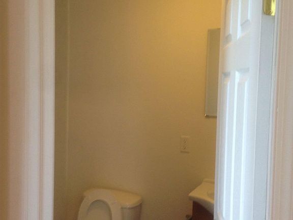 5th image of 1031 Chestnut St Unit 201