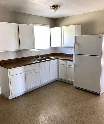 4th image of 111 Shoreview Pl