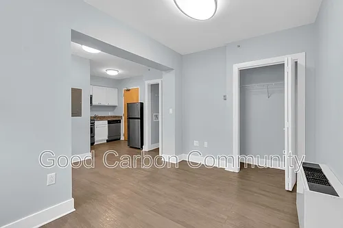 2136 Main St Photo 1