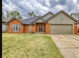 512 NW 167th St, Edmond, OK 73012
