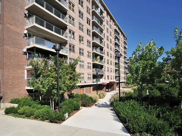400 Cozine Avenue image 1 of 12