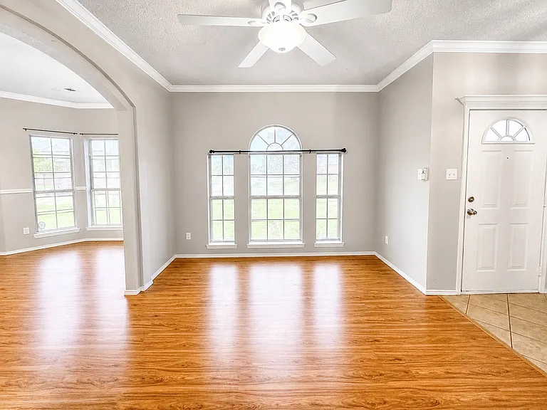 5709 Parkwood Trl — Photo 5