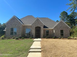901 Briarcrest Ct, Madison, MS 39110
