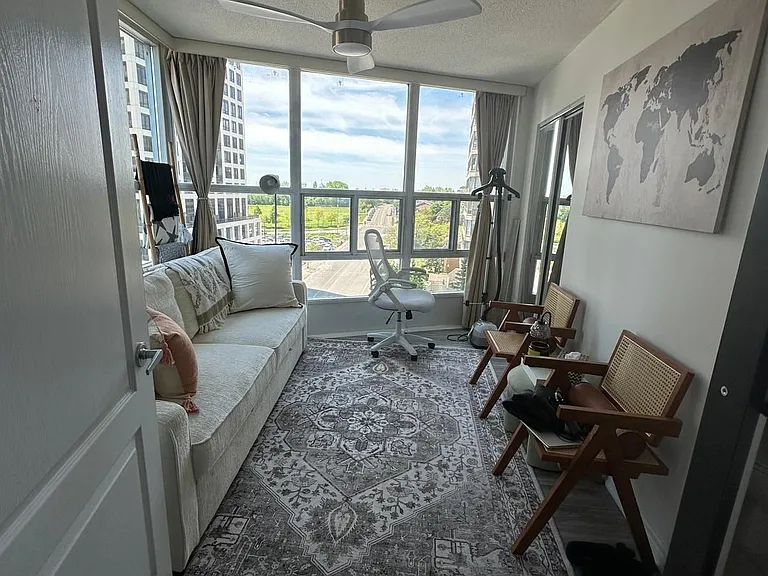 33 Elm Dr W #802 — Photo 2