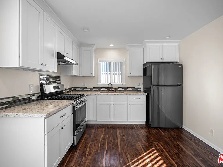 432 N Harvard Blvd — Photo 16