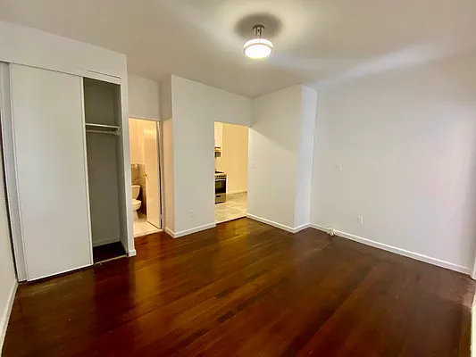 Rented by City Connections Realty | media 18