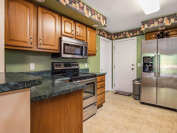 5th image of 16299 Wildwood Valley Dr NE