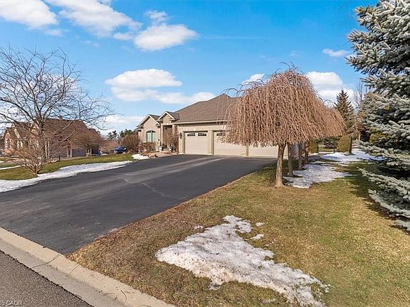 3rd image of 21 Farrow Rd