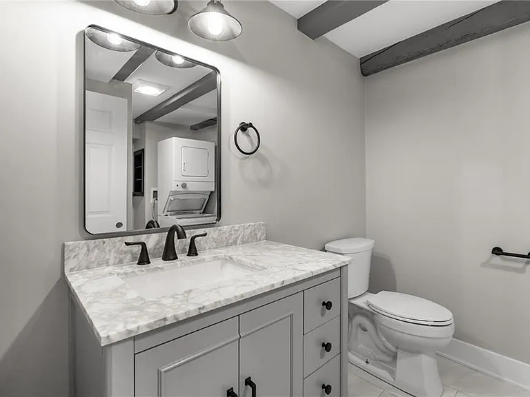 474 Thames St #1-R — Photo 7