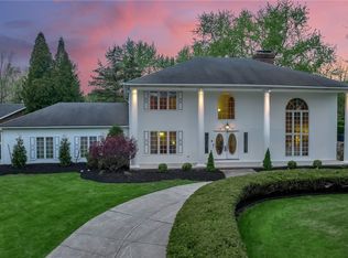 12 Timberlane Ct, Williamsville, NY 14221