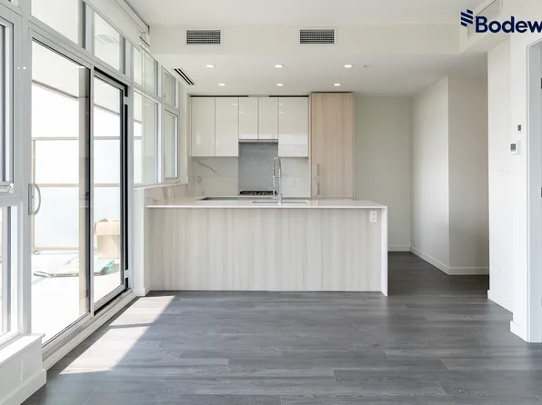 5311 Goring St, Burnaby, BC V5B