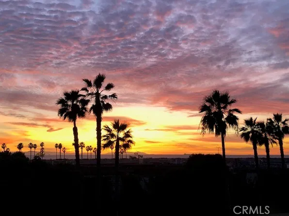 6142 Fernwood Dr, Huntington Beach, CA 92648