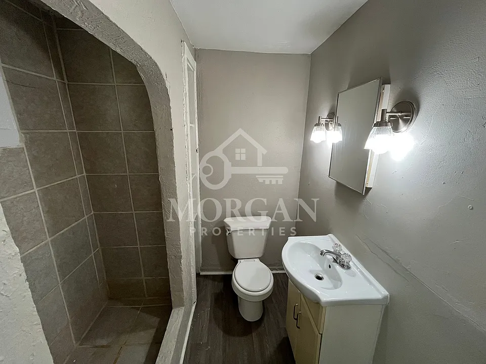 2009 George St #2