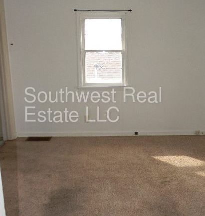 2nd image of 116 Sherman St