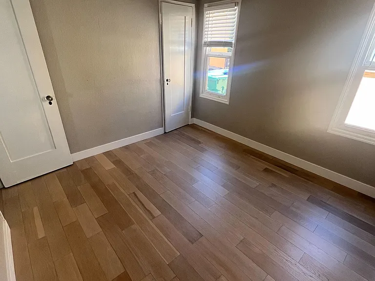 4620 Mission Ave — Photo 12