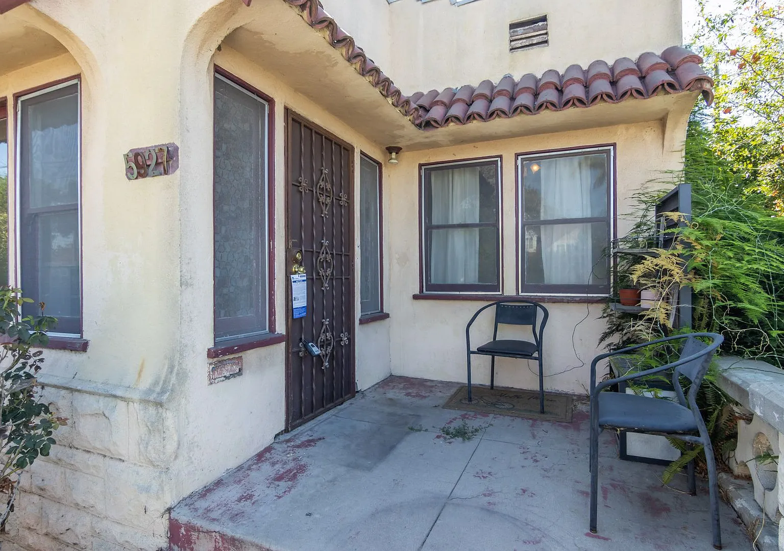 Spacious 1-Bedroom Apartment in Huntington Park — Photo 4