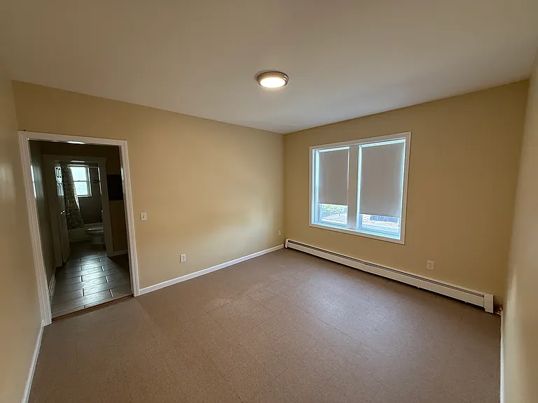 1333 E Main St #5 — Photo 9