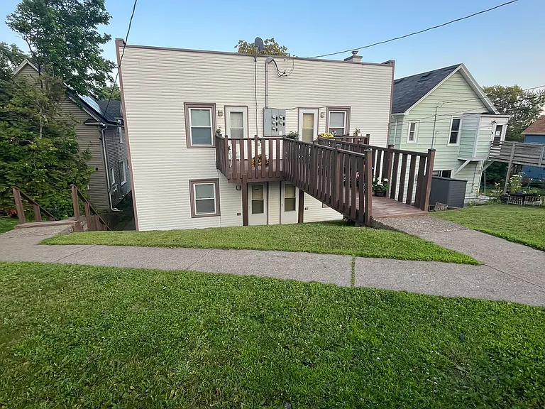 425 E 6th St #2 — Photo 9