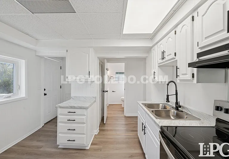 4013 Caroline Ave — Photo 6