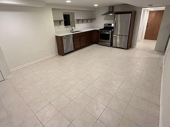 3rd image of 2730 N Harding Ave #G