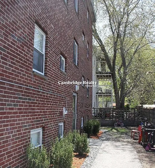16 Westford St #6T — Photo 14