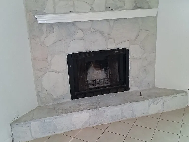 7620 Tara Rd — Photo 3