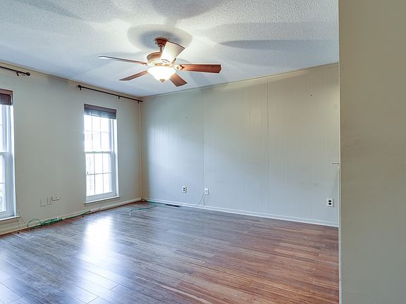 4th image of 2040 Restington Ln #2040