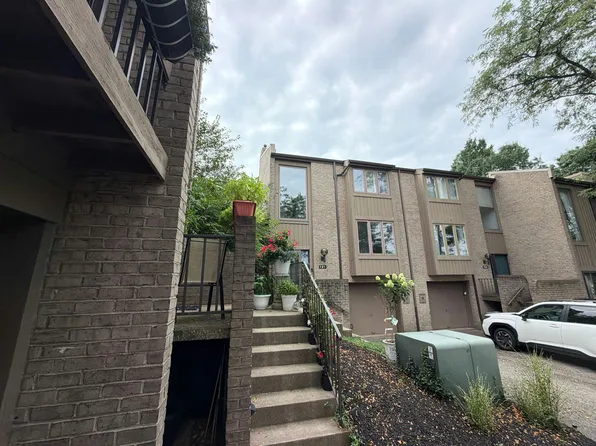 121 Locust Ct, Mount Oliver, PA 15237