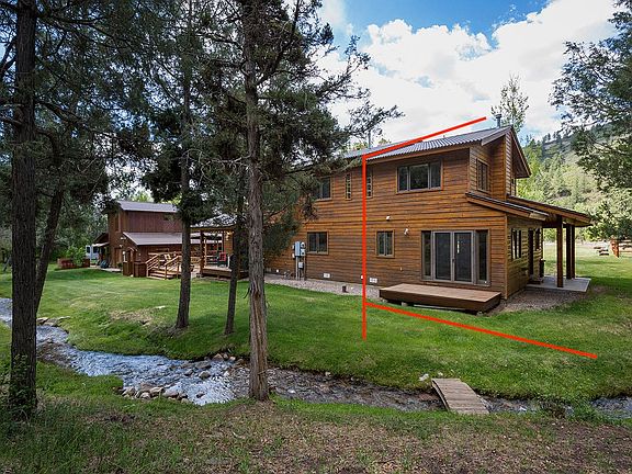 Apartment and patio directly adjacent to the creek and forest.