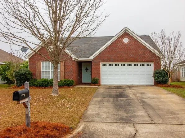 321 Brushfire Dr, Dothan, AL 36305