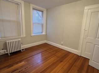 220 Hanover St APT 3L, Boston, MA 02113