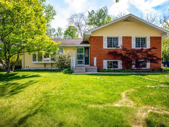 5582 Windridge Dr, Cincinnati, OH 45248