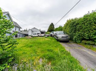 2235 Edinburgh St, New Westminster, BC V3M 2Y2