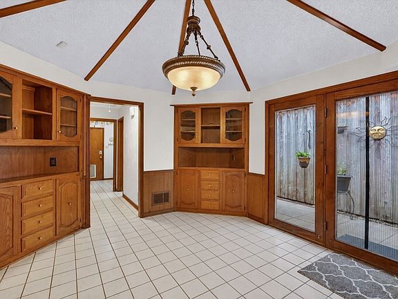 5th image of 6520 Clearhaven Cir