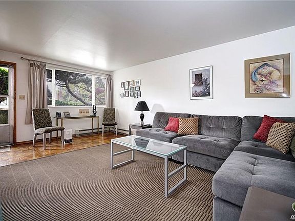 Living room (photo #6)