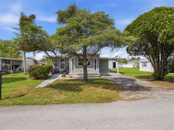 4833 Royal Palm Dr, Zephyrhills, FL 33542