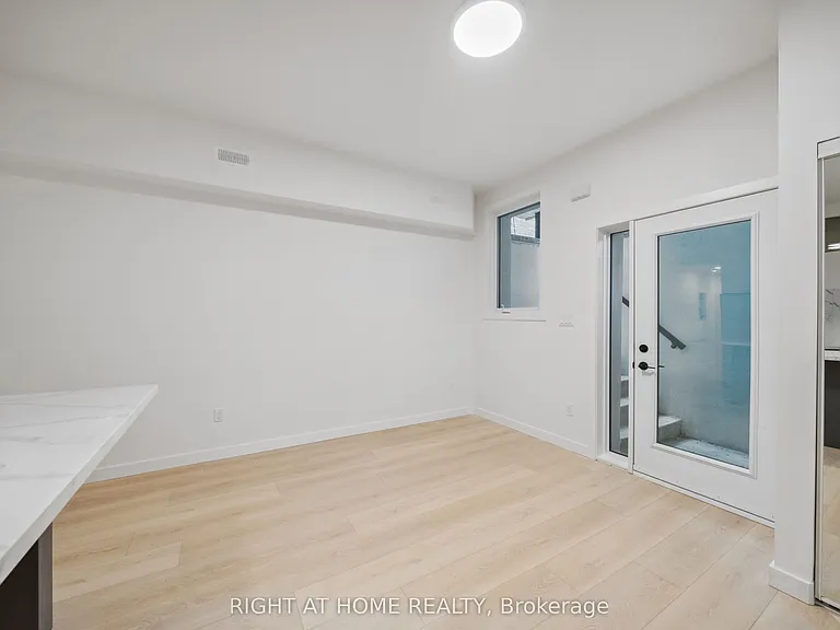 367 Howland Ave #1 — Photo 5