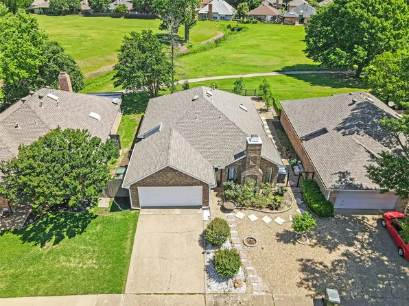 2718 Laurel Oaks Dr, Garland, TX 75044