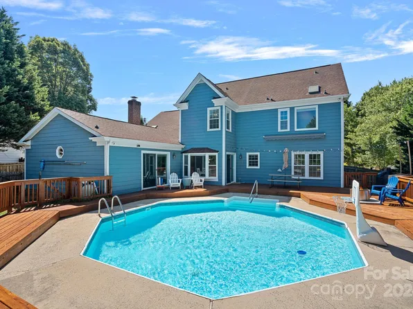 7201 Groveview Ct, Charlotte, NC 28269