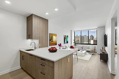 200 W 60th St #3F Photo 1