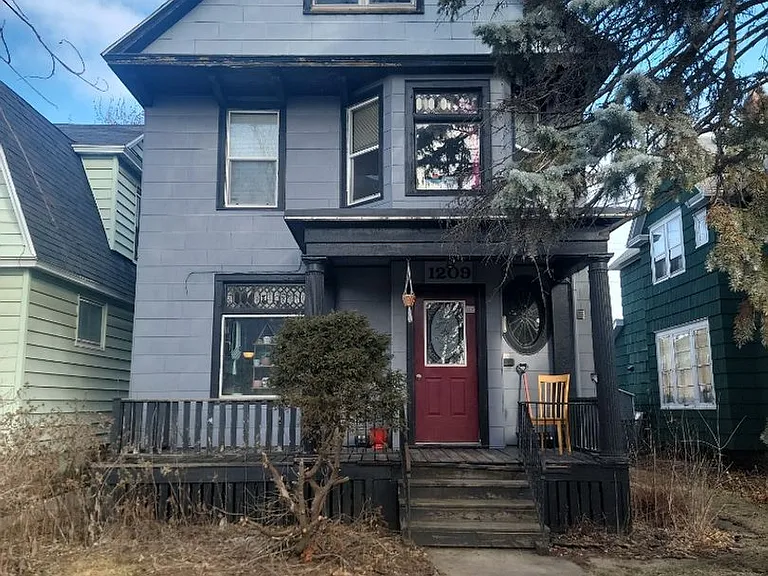 1209 N 16th St — Photo 2