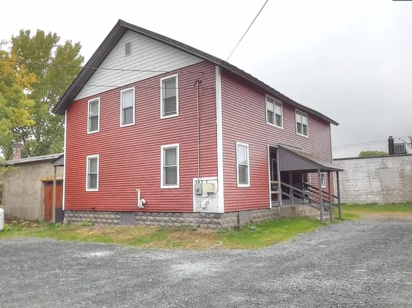 4 Dana St #A, West Lebanon, NH 03784