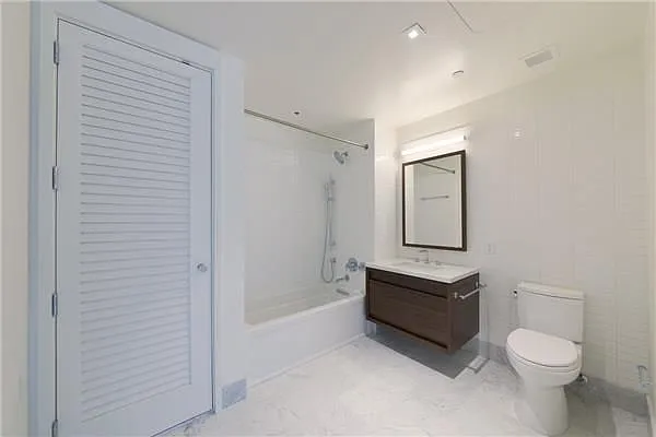 Rented by Siderow Residential Group | media 15