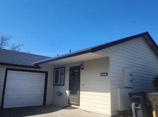 2076 NE Fairview Ave APT B, Grants Pass, OR 97526
