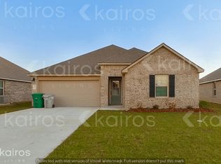 102 Royal Oak St, Youngsville, LA 70592