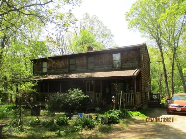 200 Donahue Rd, Pascoag, RI 02859