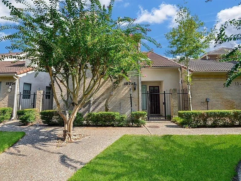 15735 Tanya Cir — Photo 45